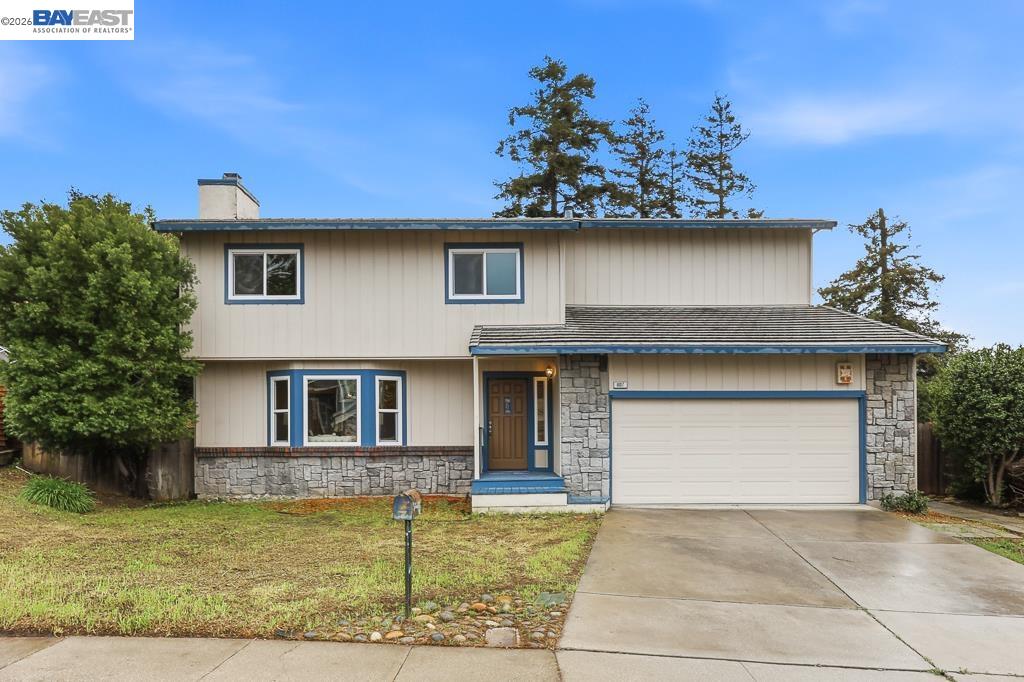 807 Bourton Ct