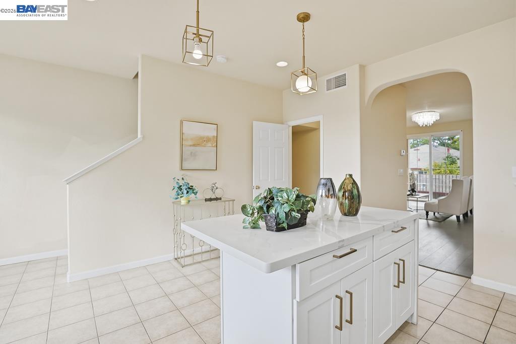 3937 Forest Cir