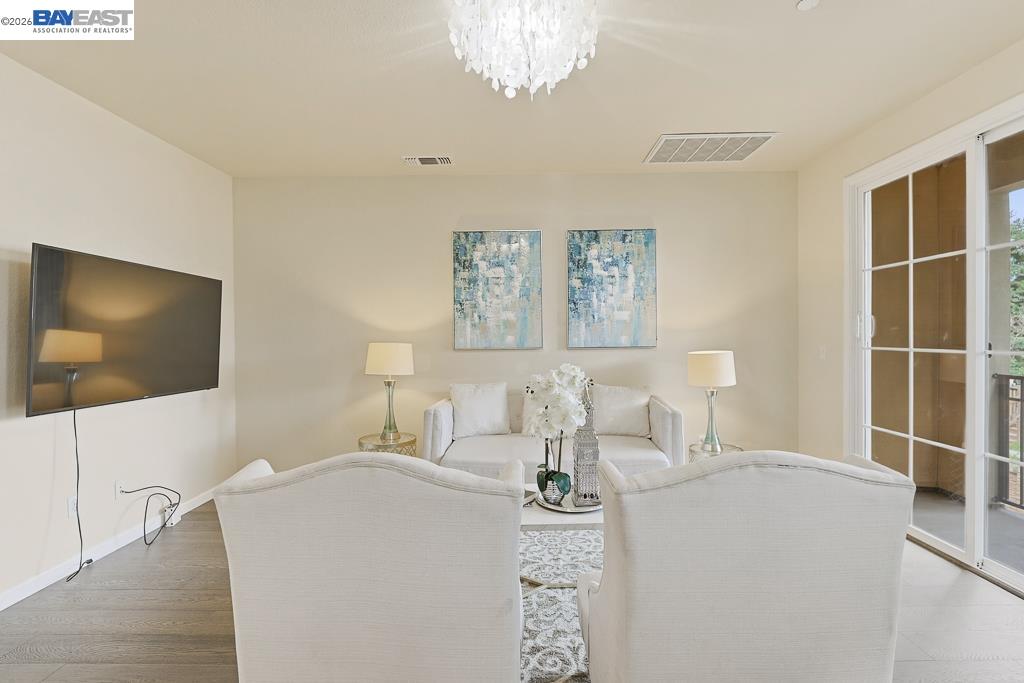 3937 Forest Cir