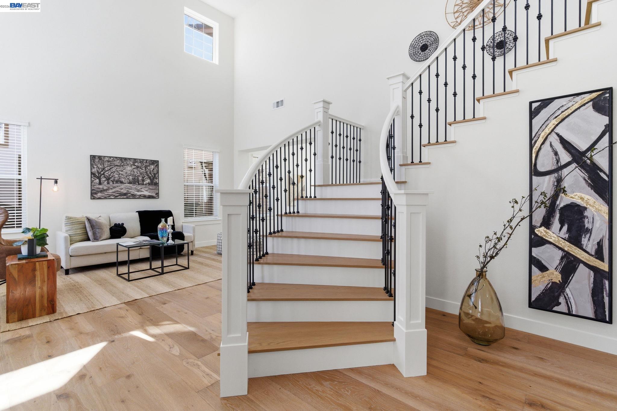 151 S Vista Hermosa St