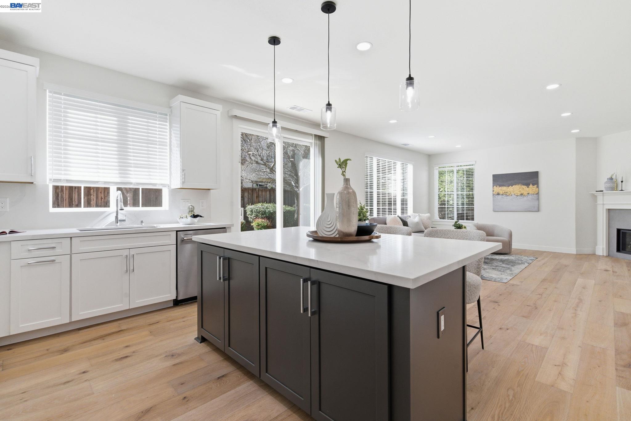 151 S Vista Hermosa St