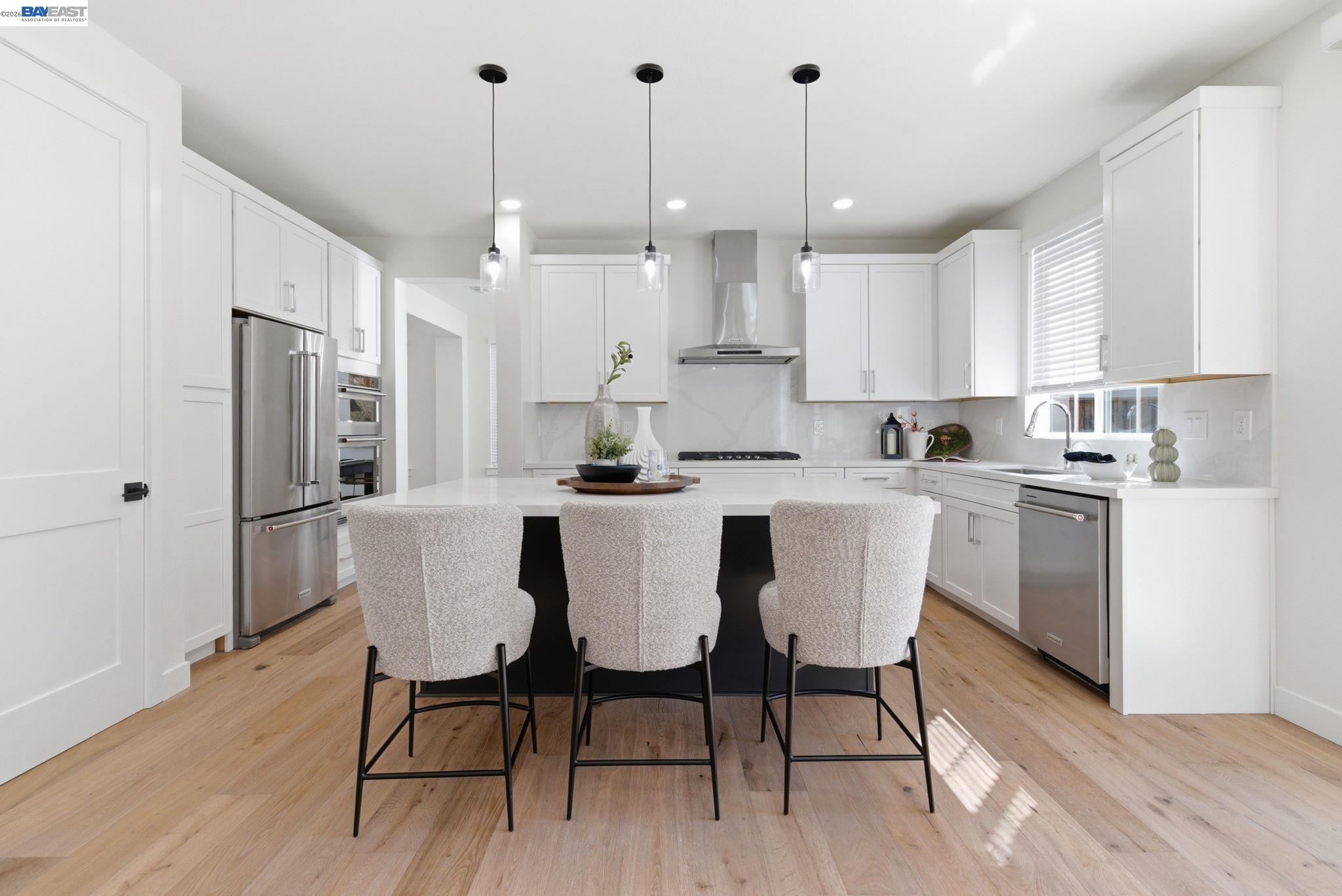 151 S Vista Hermosa St