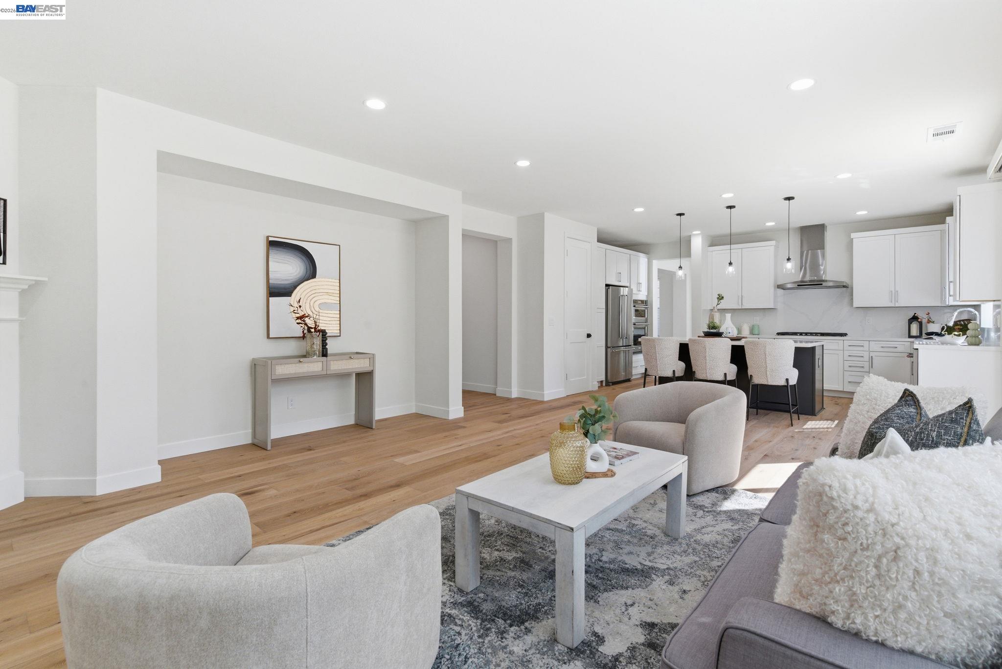 151 S Vista Hermosa St