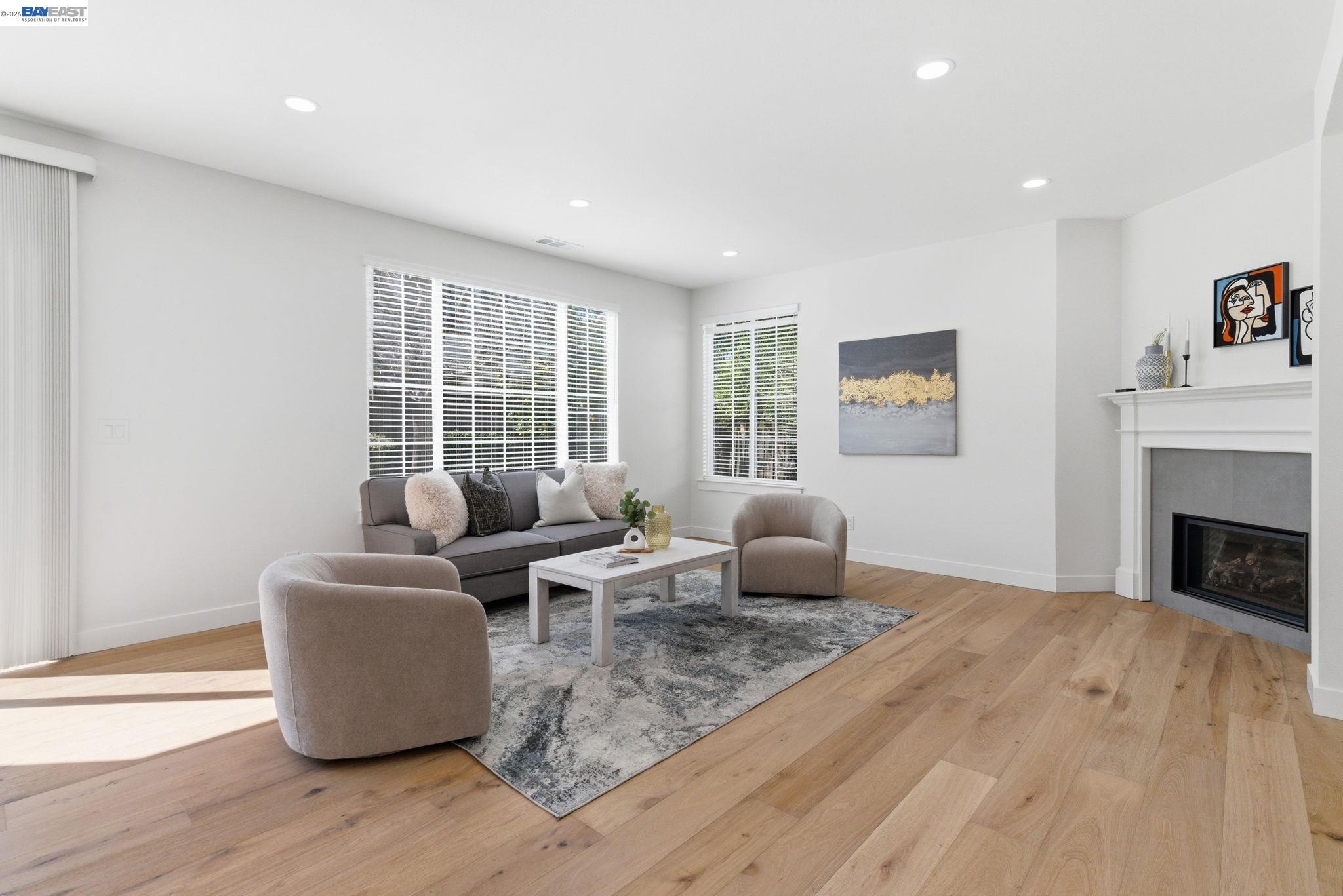 151 S Vista Hermosa St