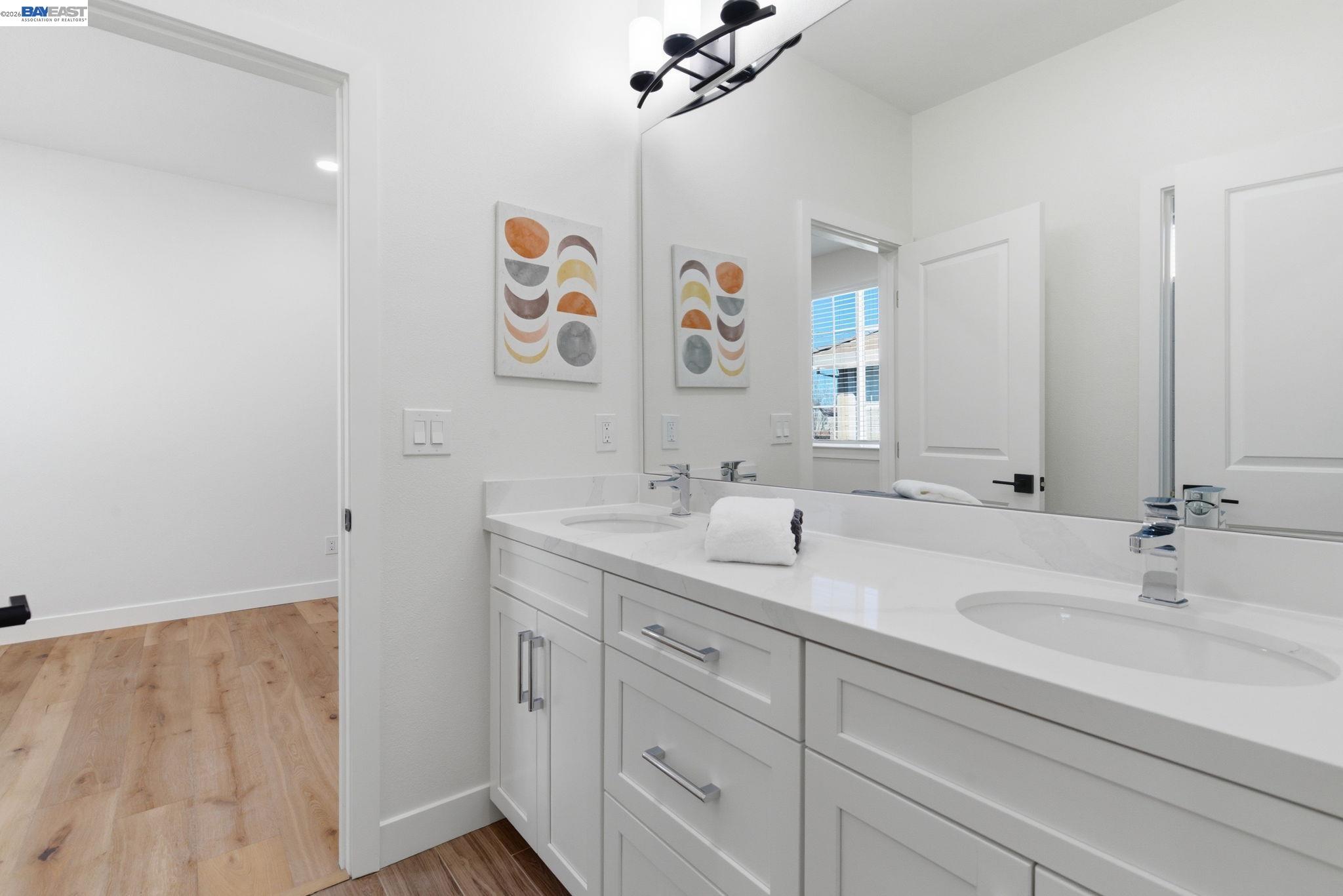 151 S Vista Hermosa St