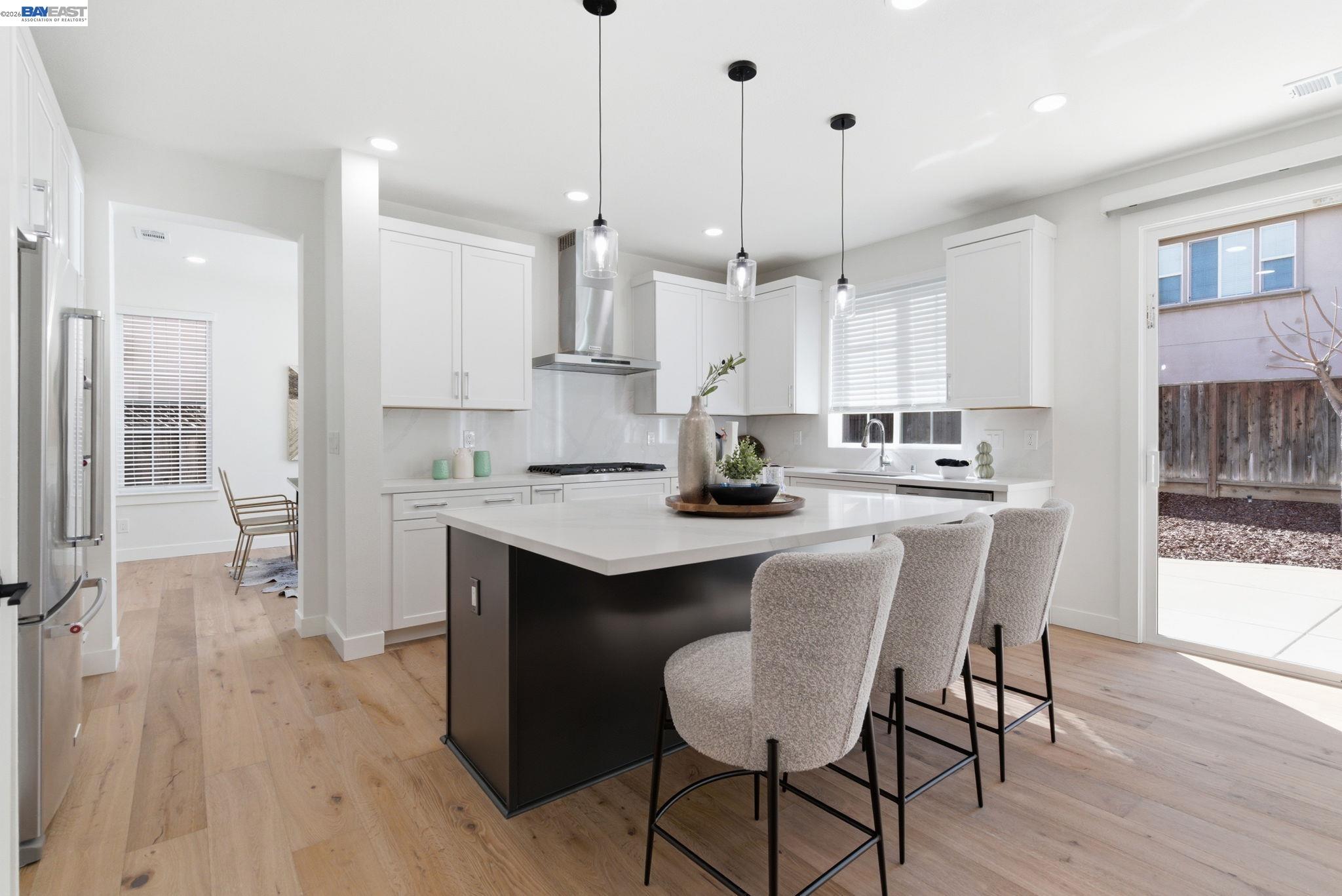 151 S Vista Hermosa St