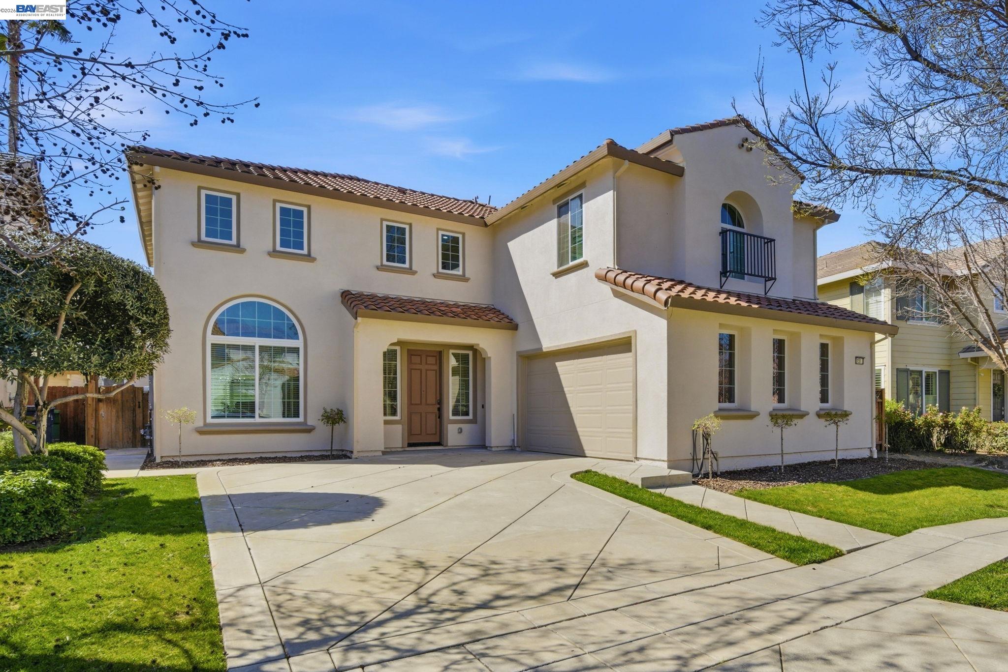151 S Vista Hermosa St