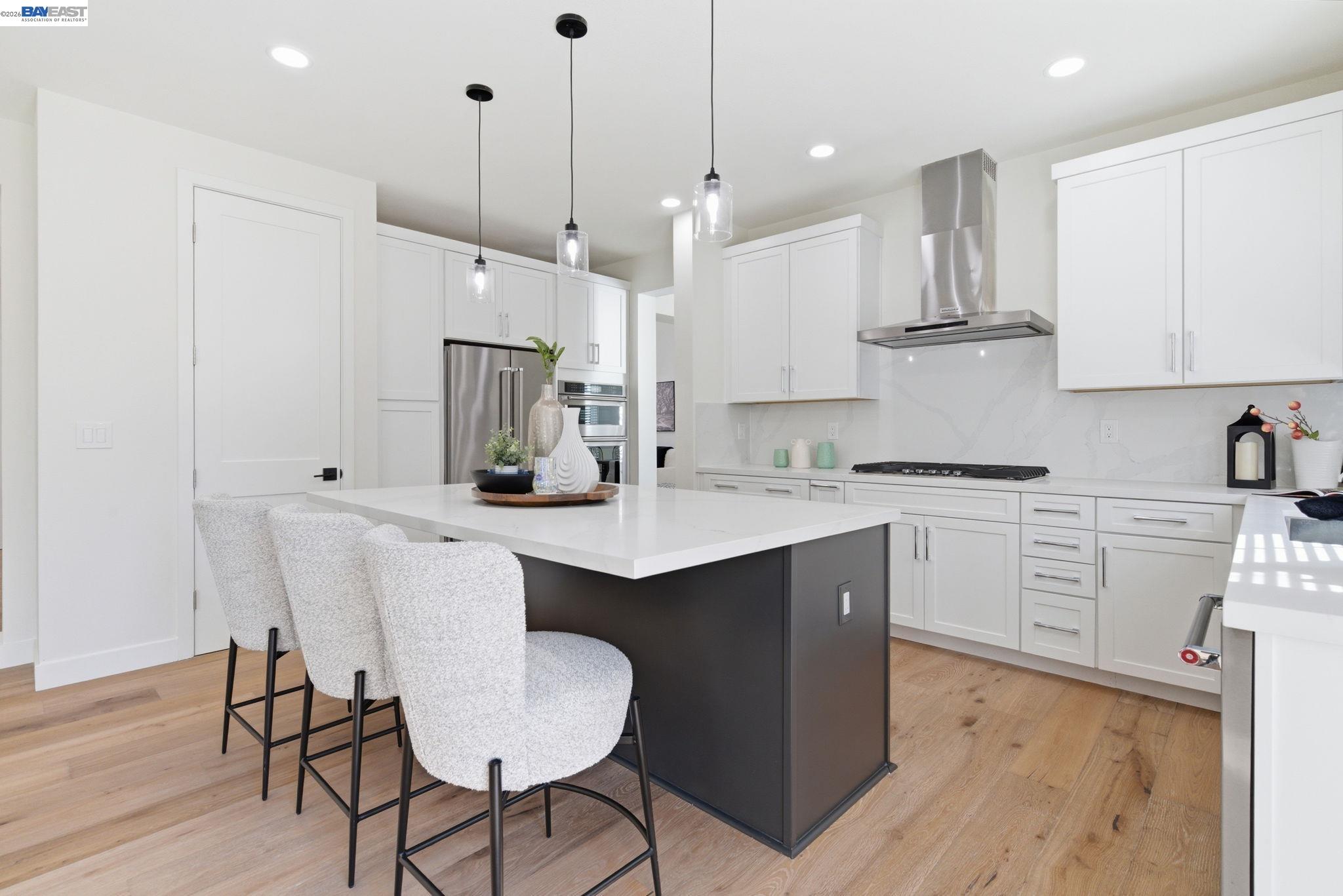 151 S Vista Hermosa St