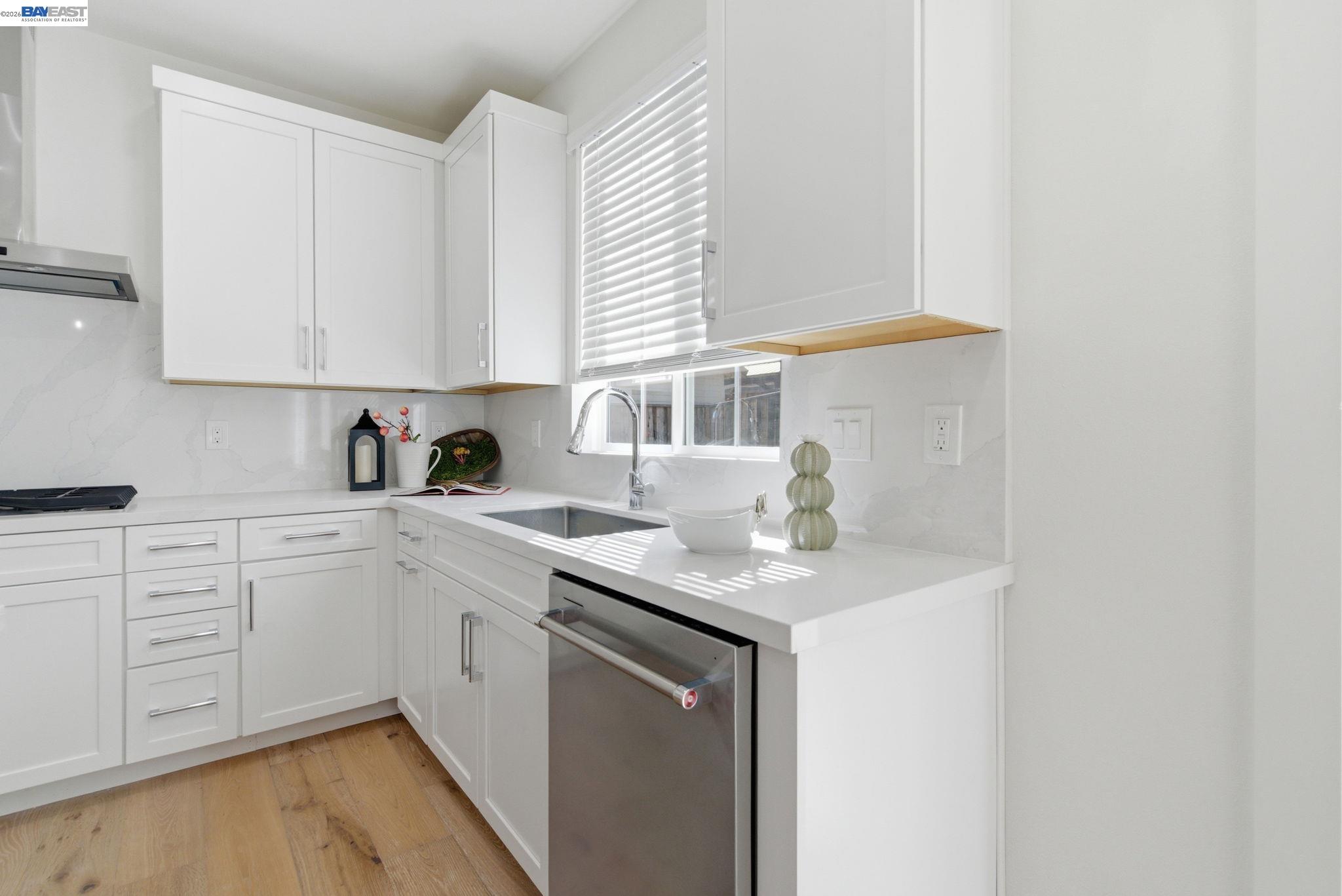 151 S Vista Hermosa St