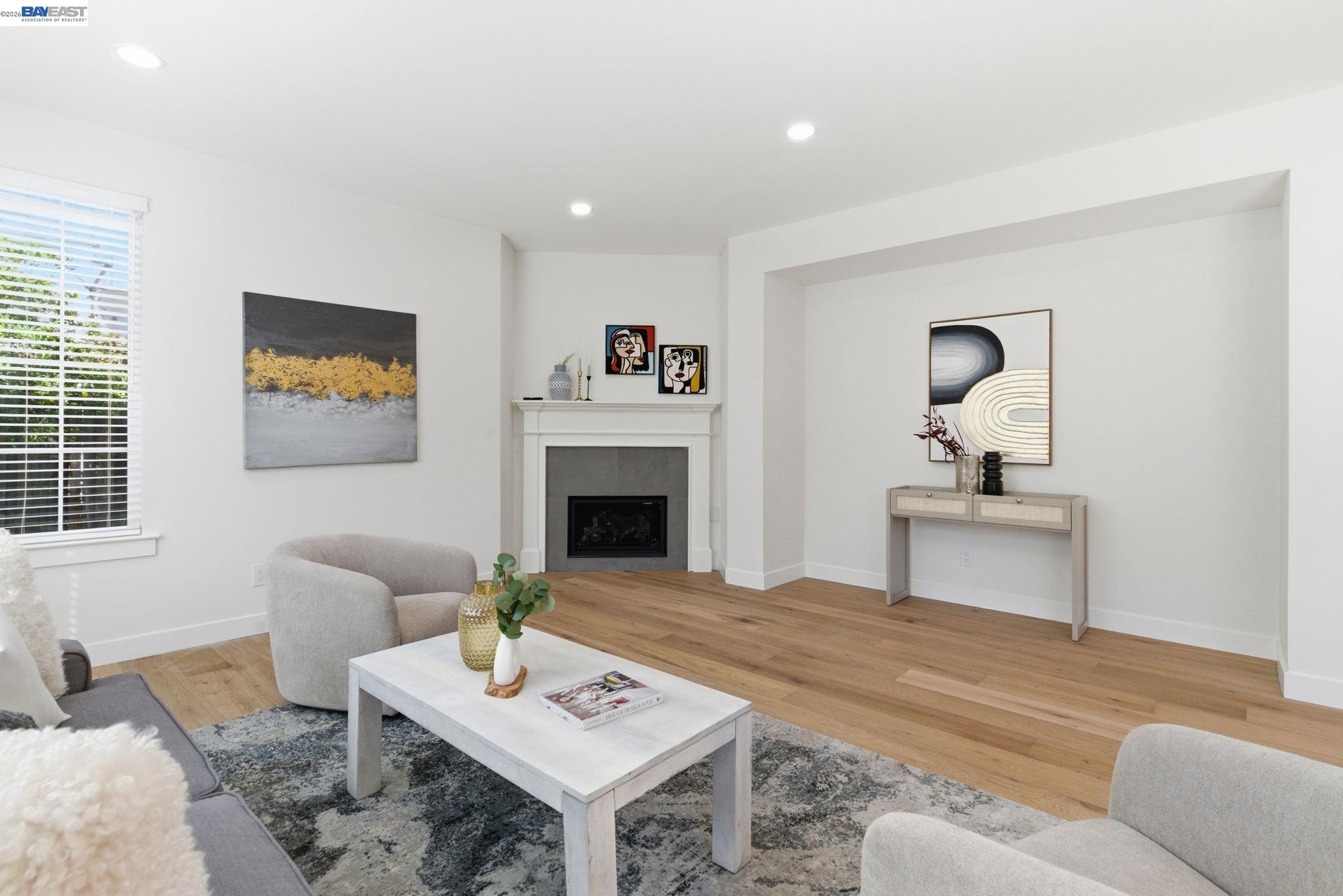 151 S Vista Hermosa St