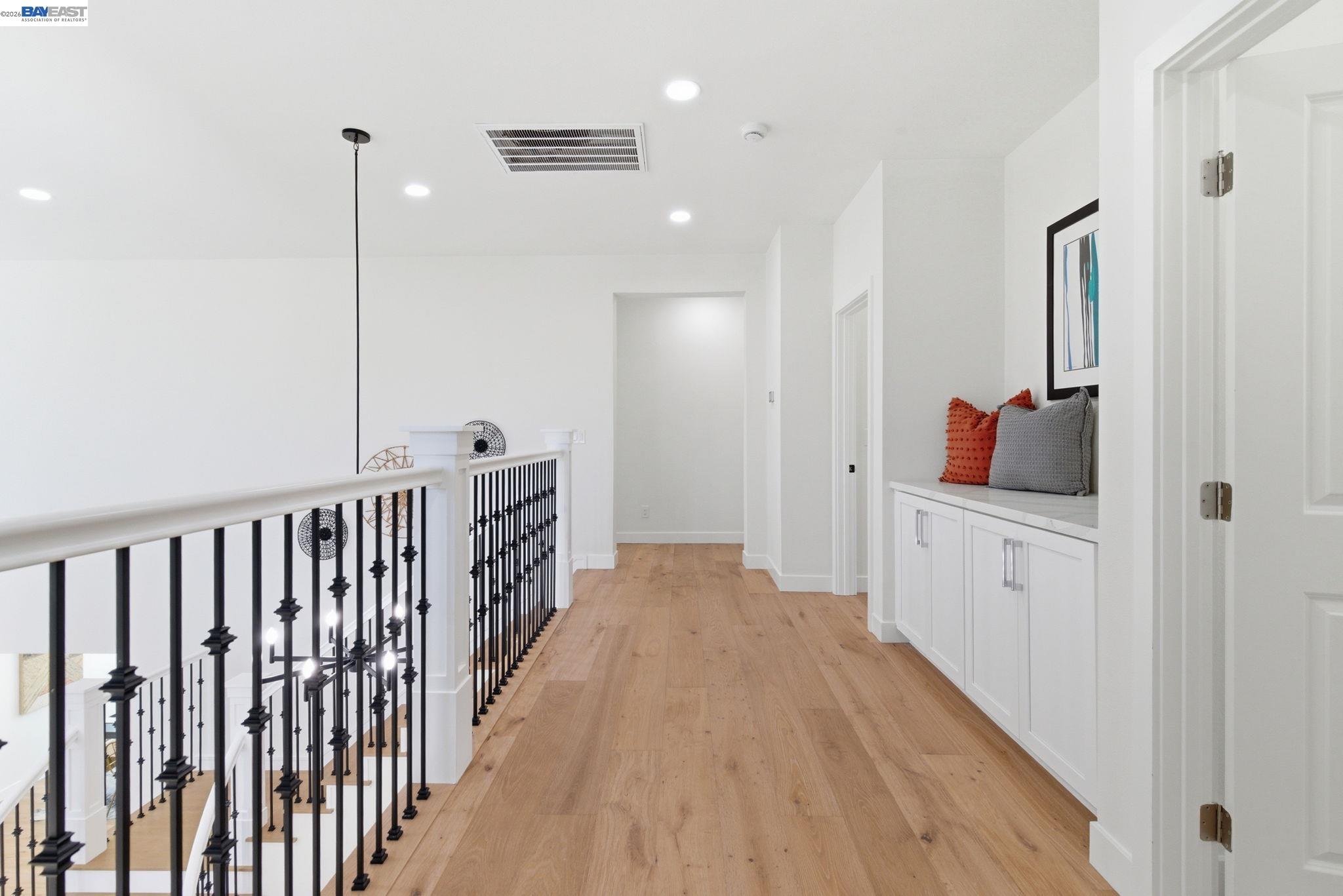 151 S Vista Hermosa St