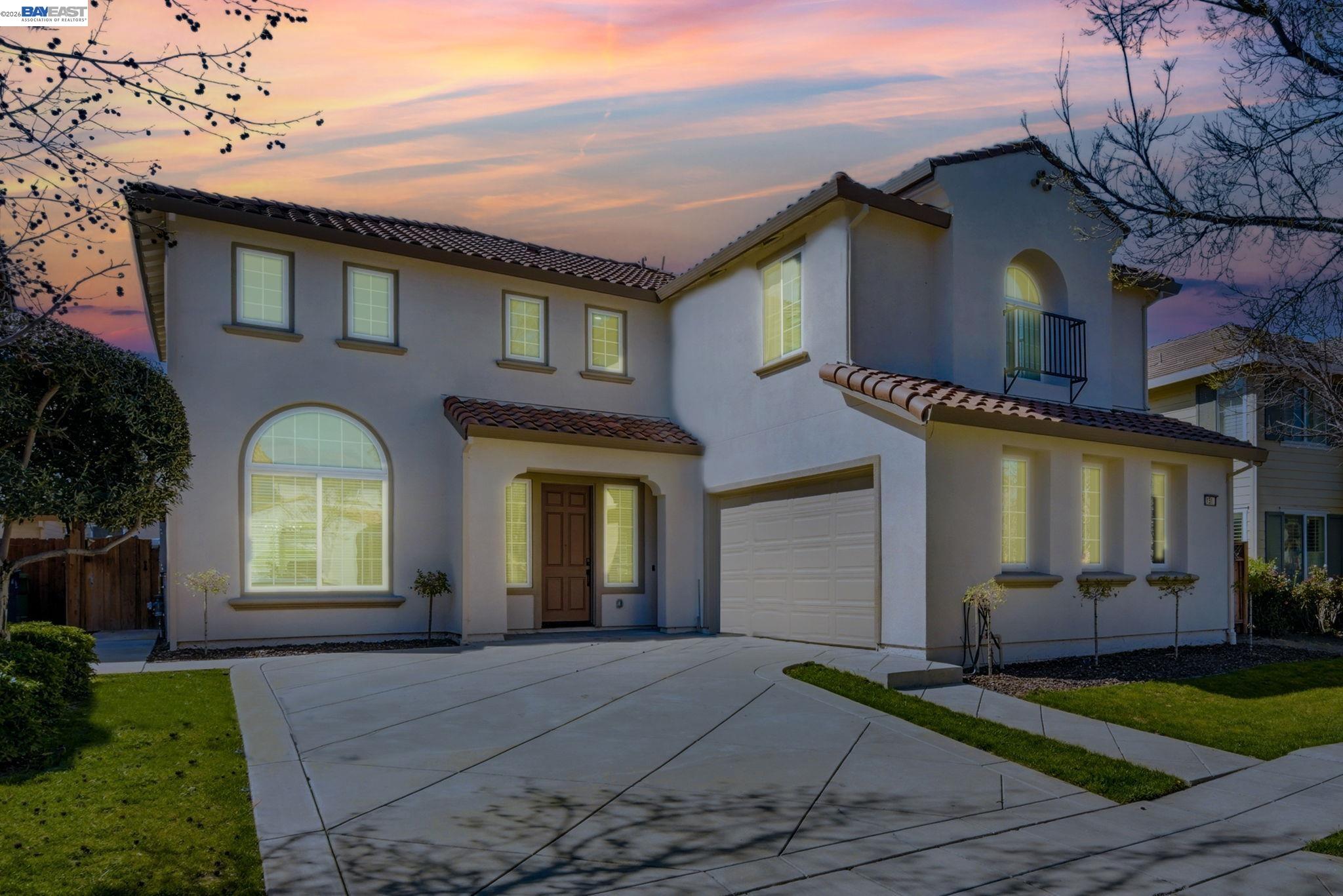 151 S Vista Hermosa St