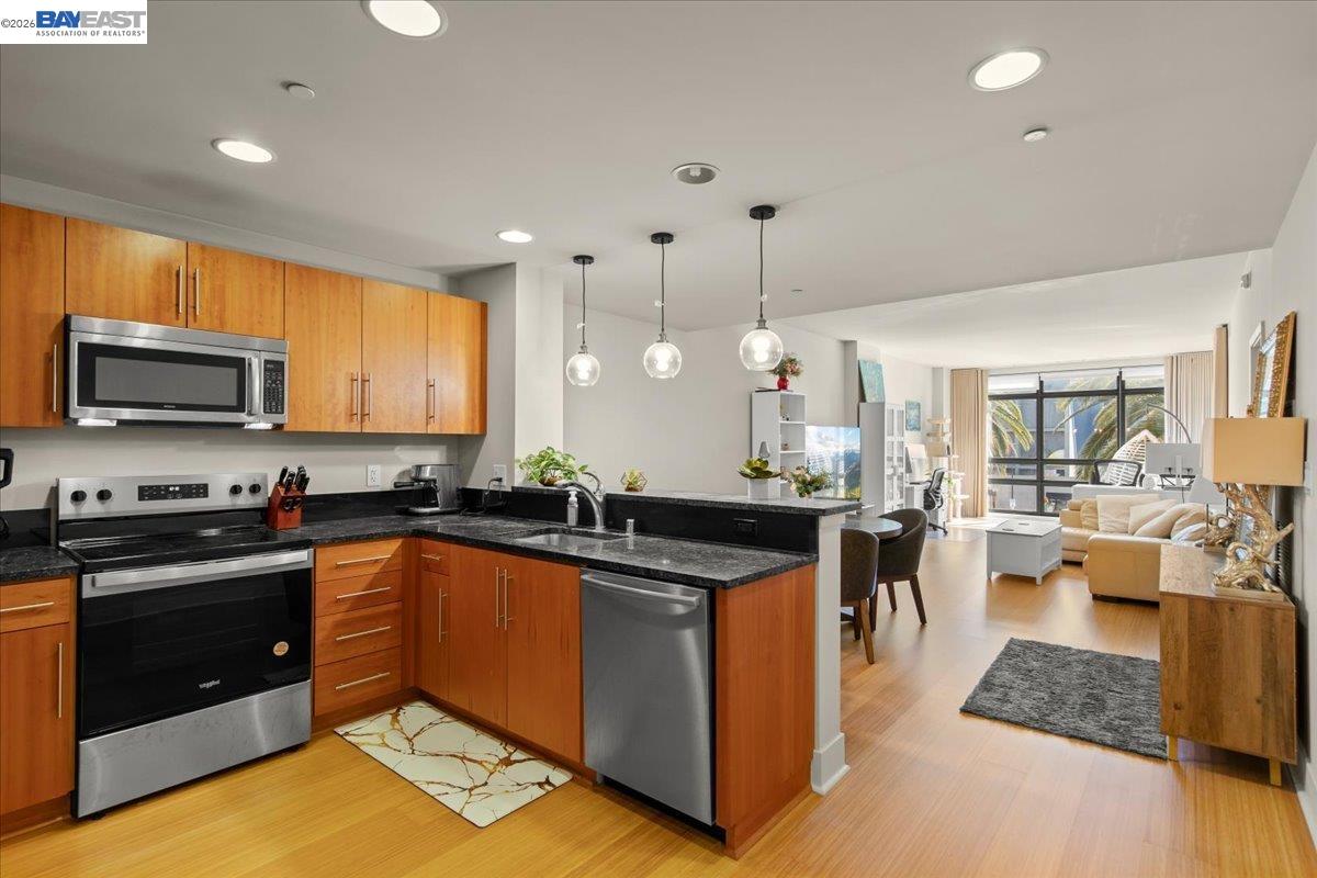 88 E San Fernando St # 303