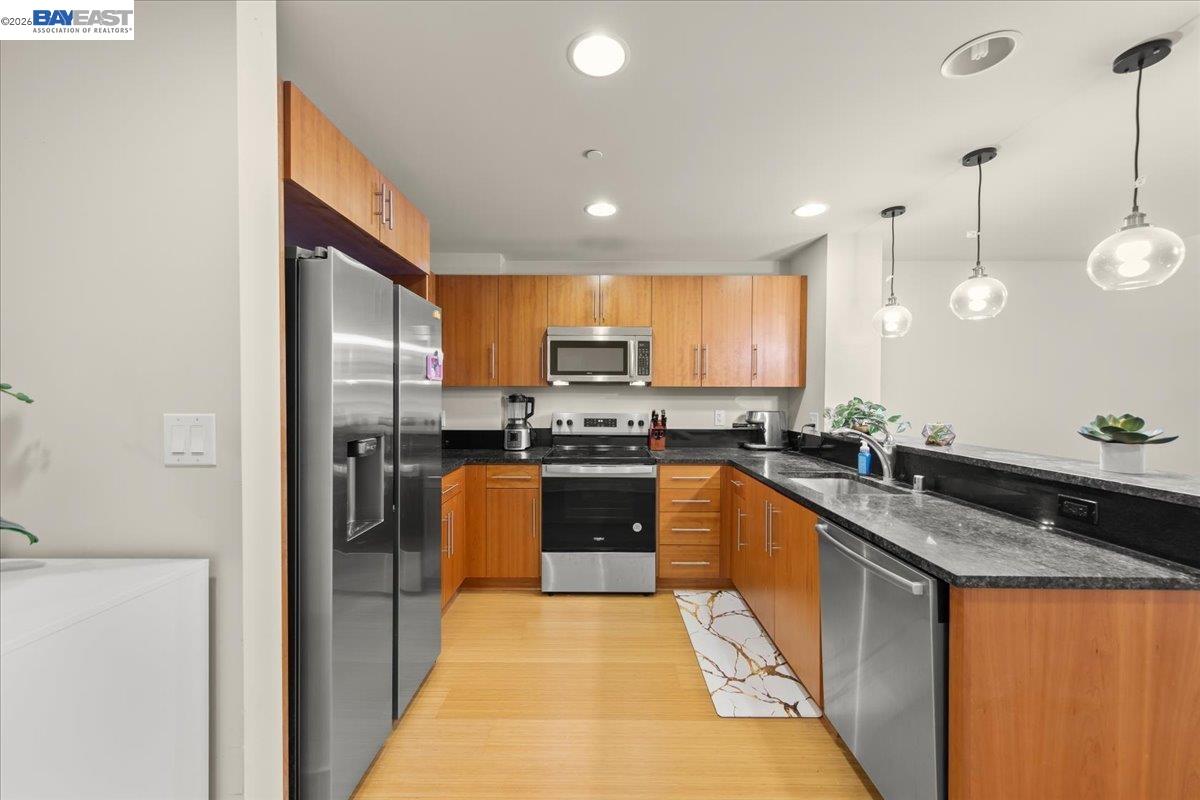 88 E San Fernando St # 303