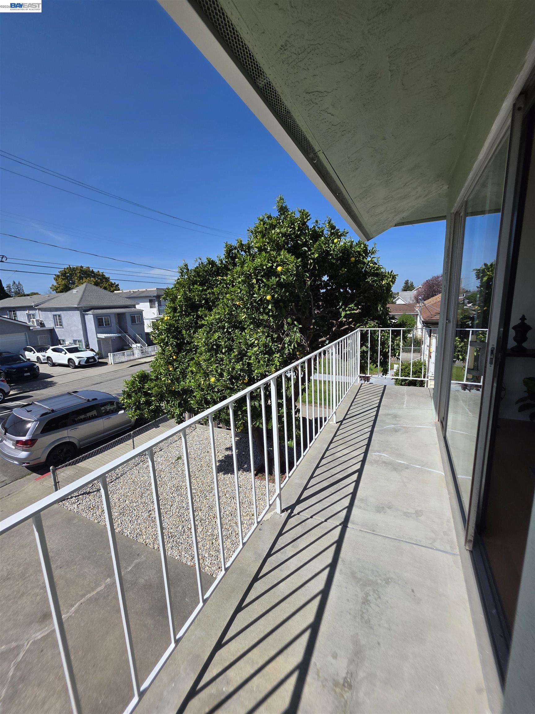 1552 Orchard Ave