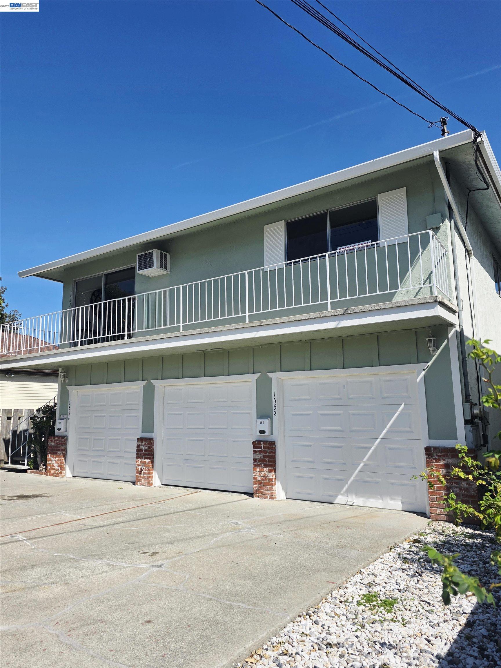 1552 Orchard Ave