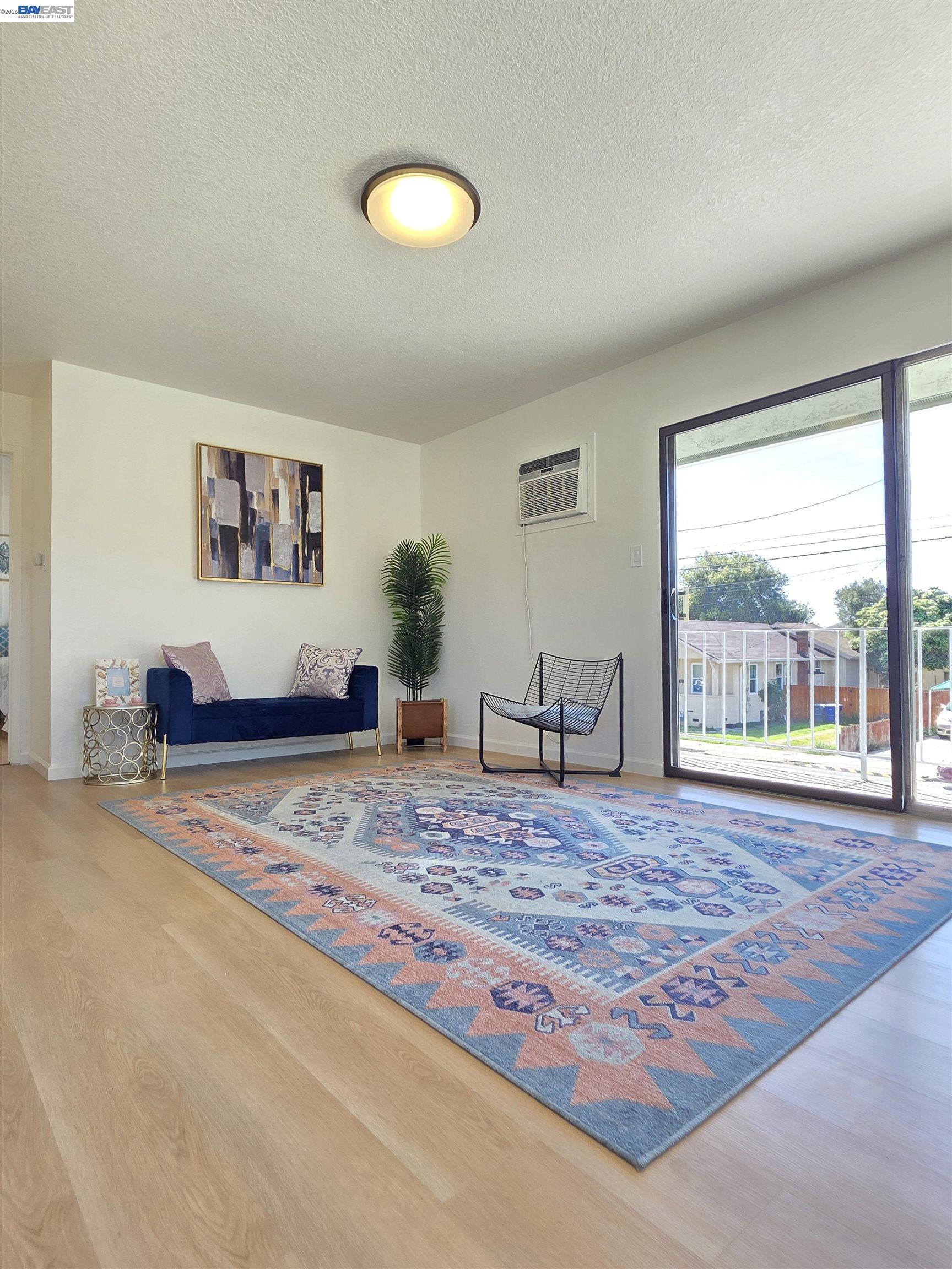 1552 Orchard Ave