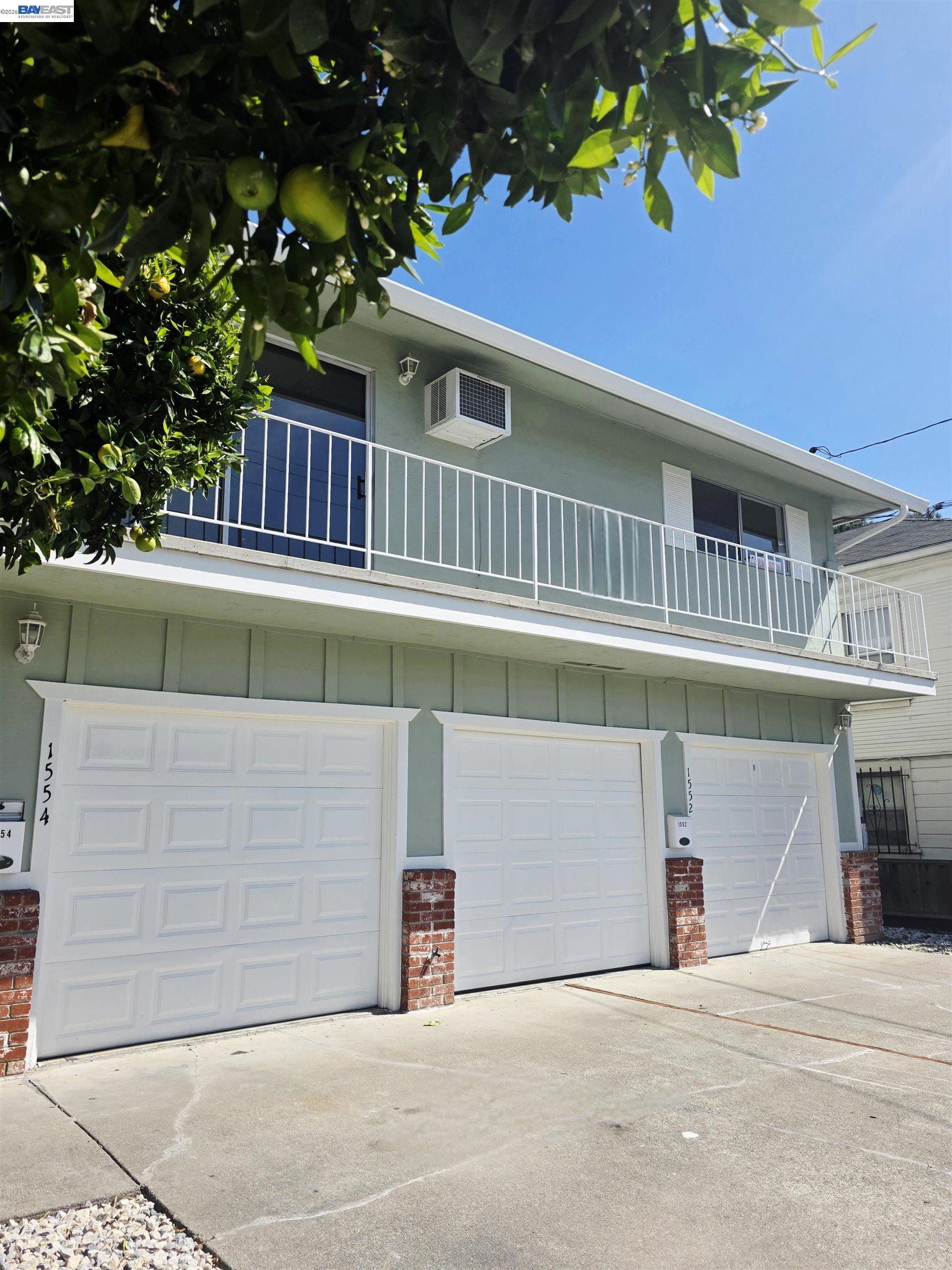 1552 Orchard Ave