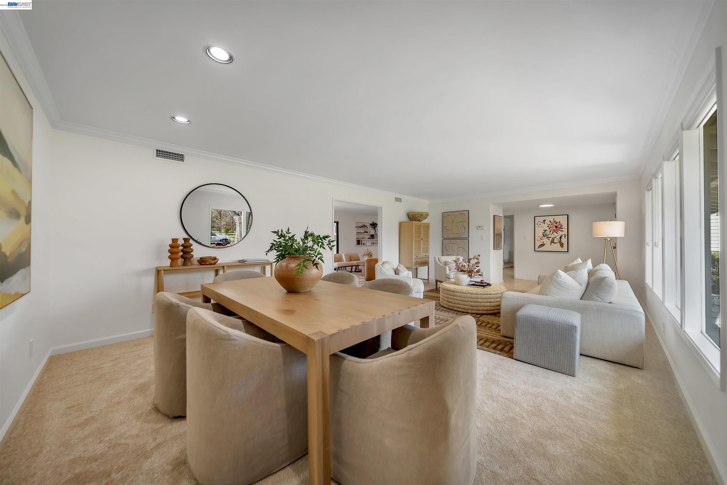 1121 El Sur Way