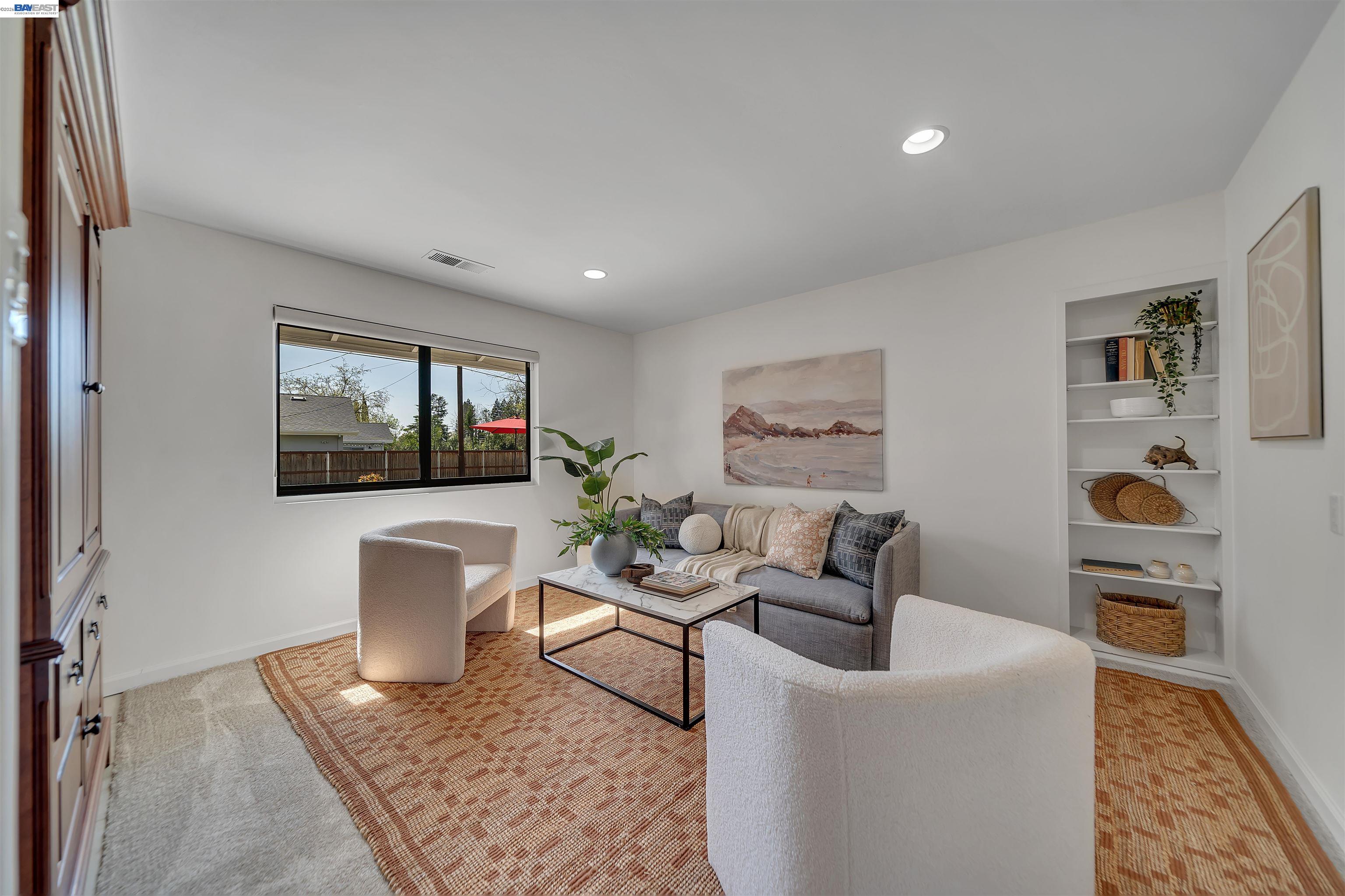1121 El Sur Way