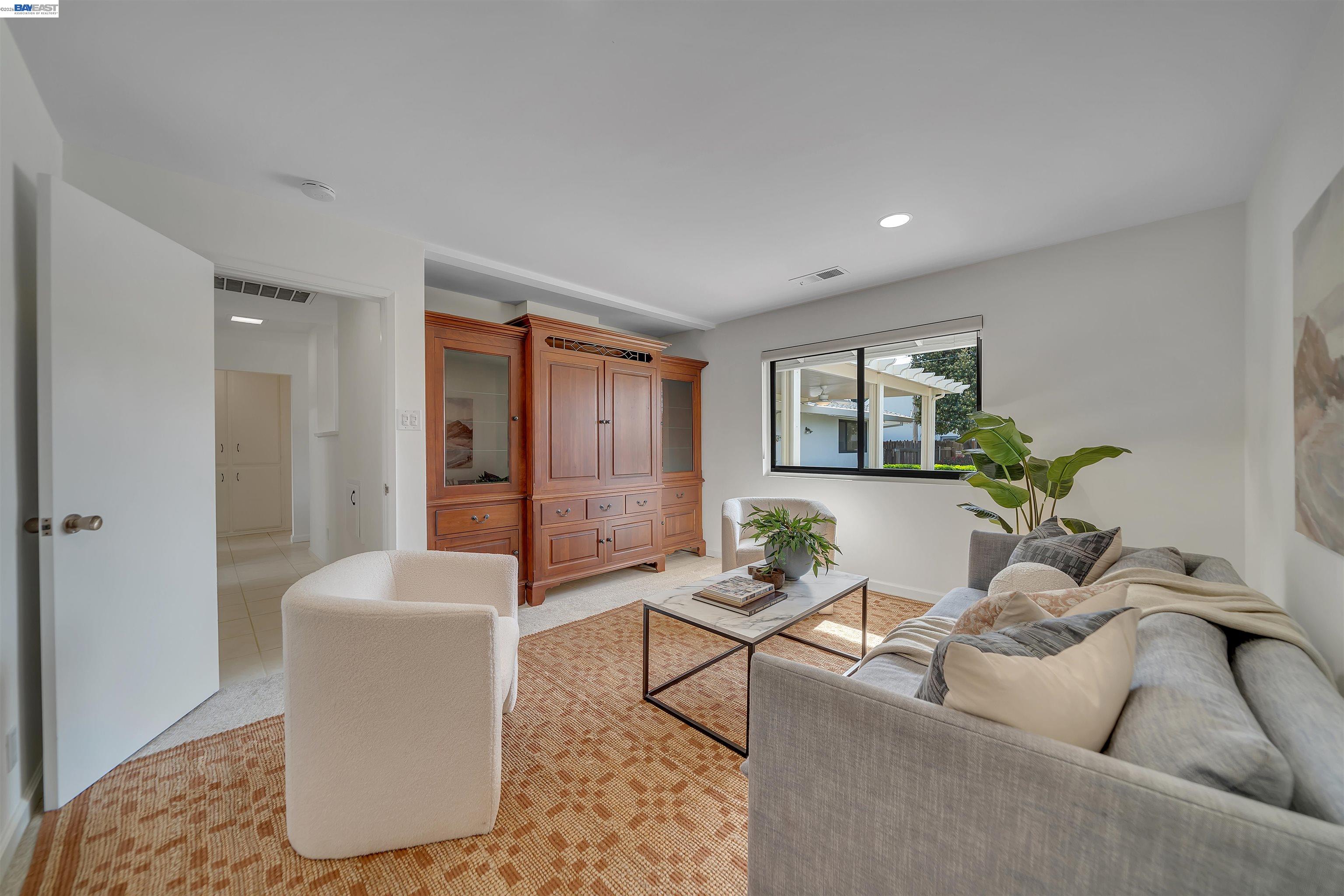 1121 El Sur Way