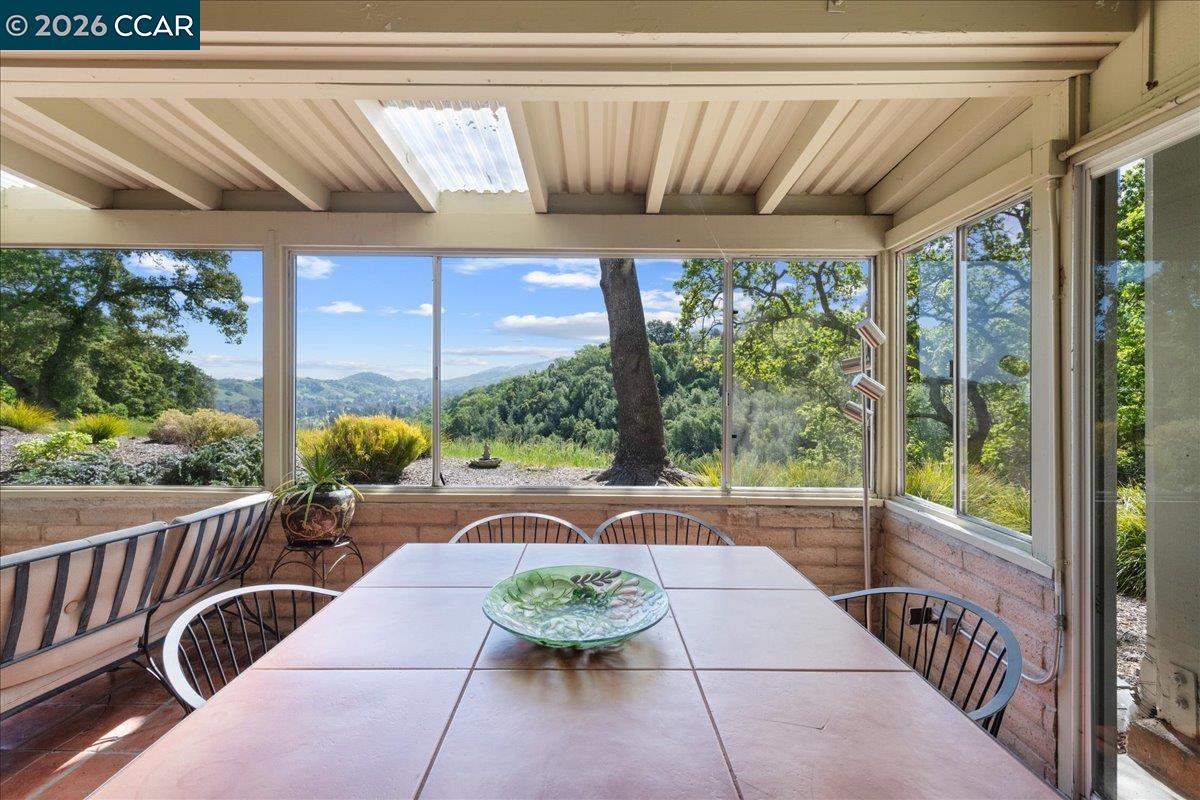 2100 Skycrest Dr # 12