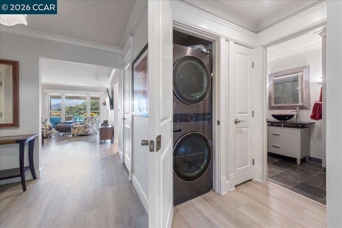 2100 Skycrest Dr # 12