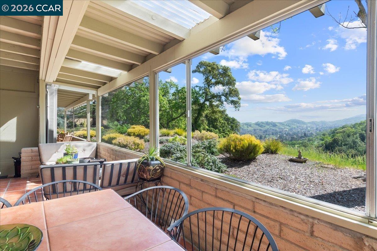 2100 Skycrest Dr # 12