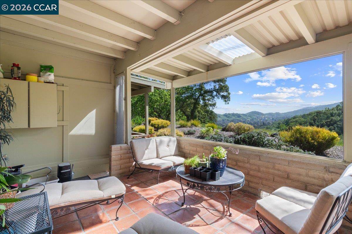 2100 Skycrest Dr # 12