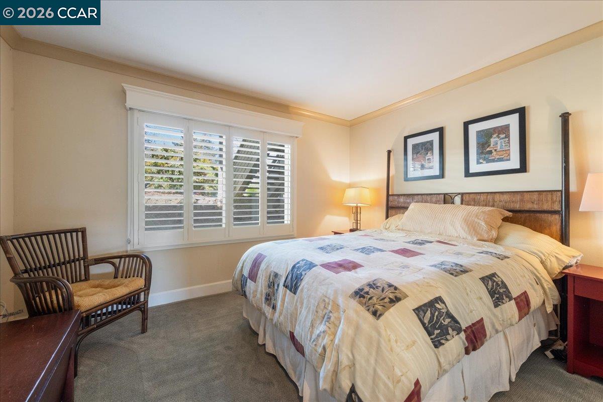 2100 Skycrest Dr # 12