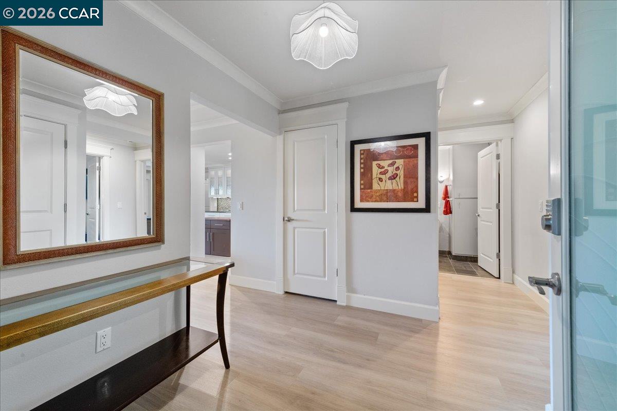 2100 Skycrest Dr # 12