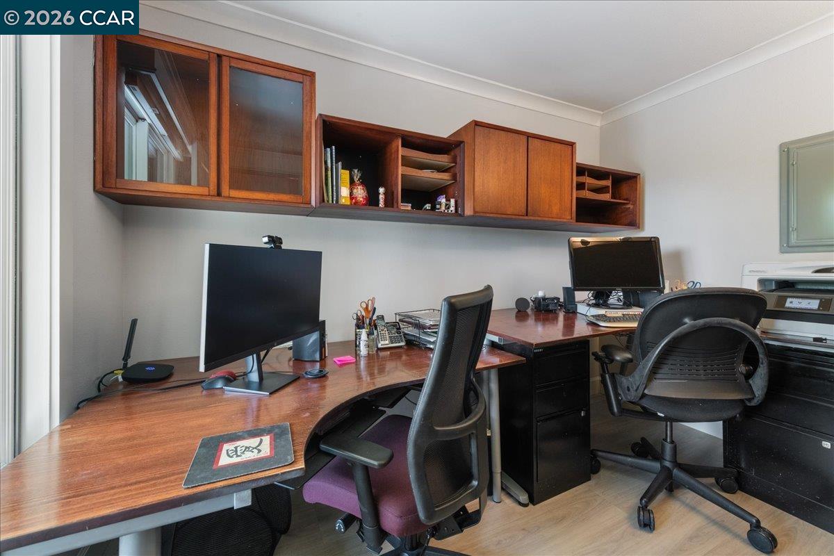 2100 Skycrest Dr # 12