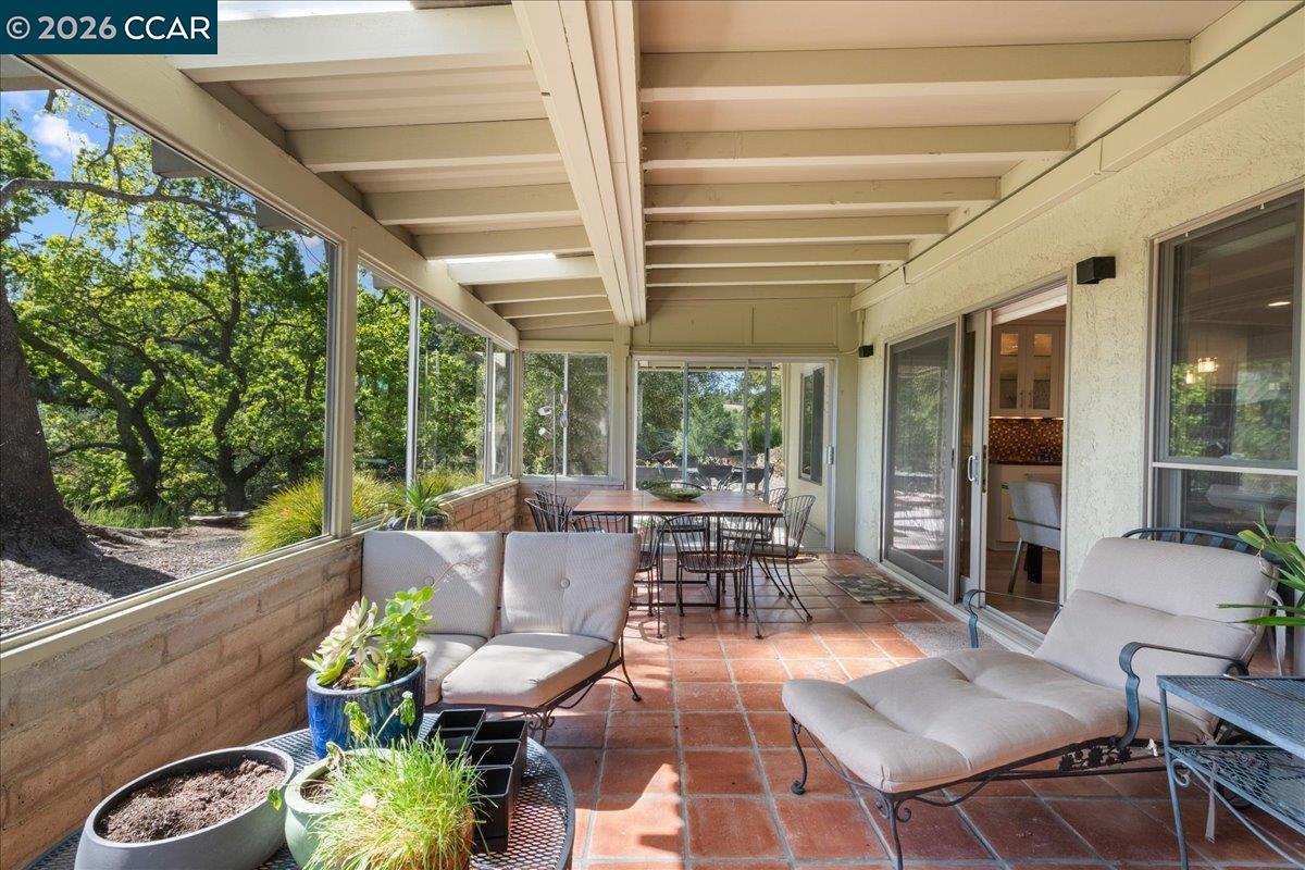 2100 Skycrest Dr # 12