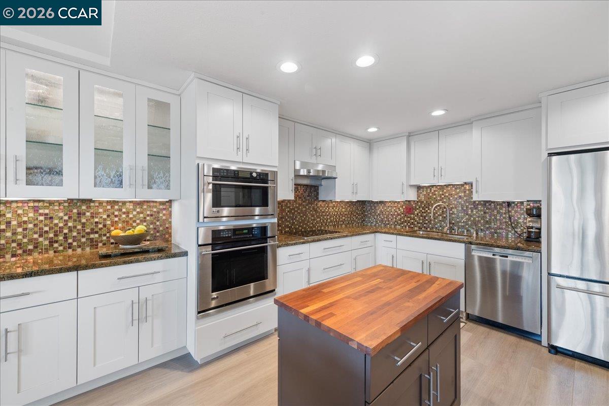 2100 Skycrest Dr # 12