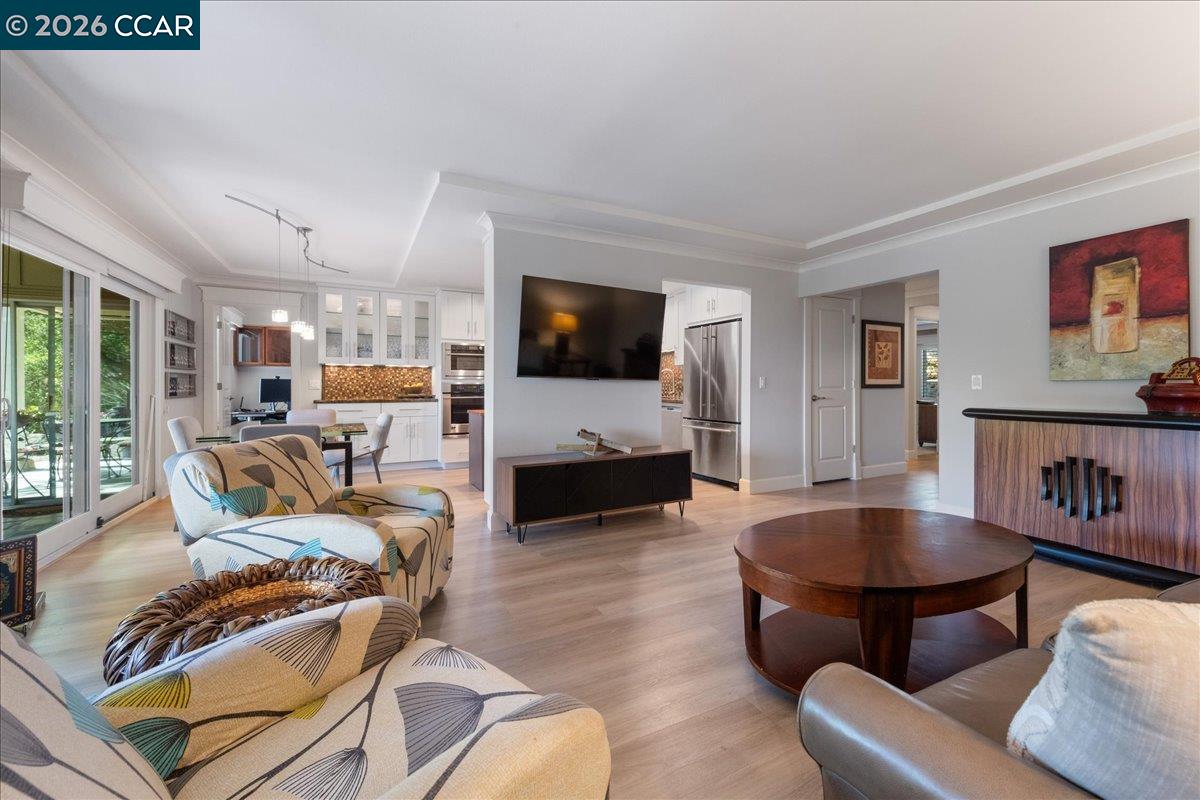 2100 Skycrest Dr # 12