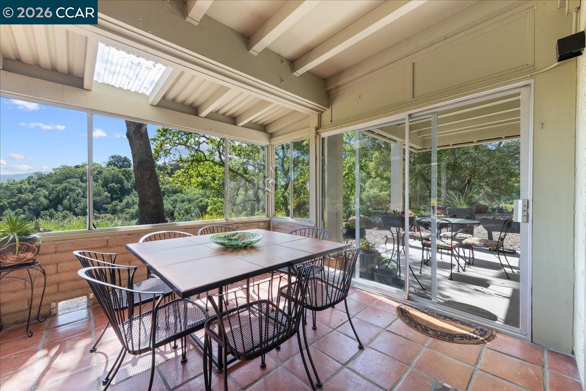 2100 Skycrest Dr # 12