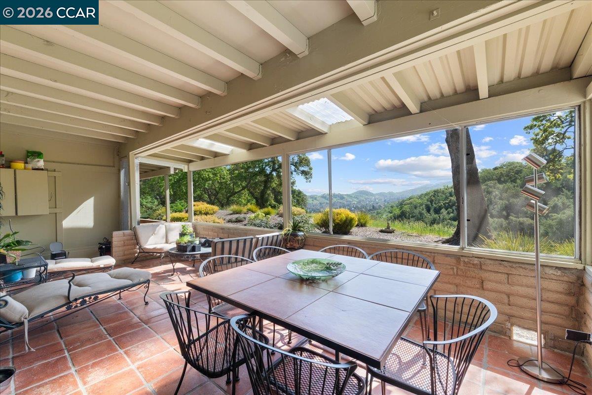 2100 Skycrest Dr # 12