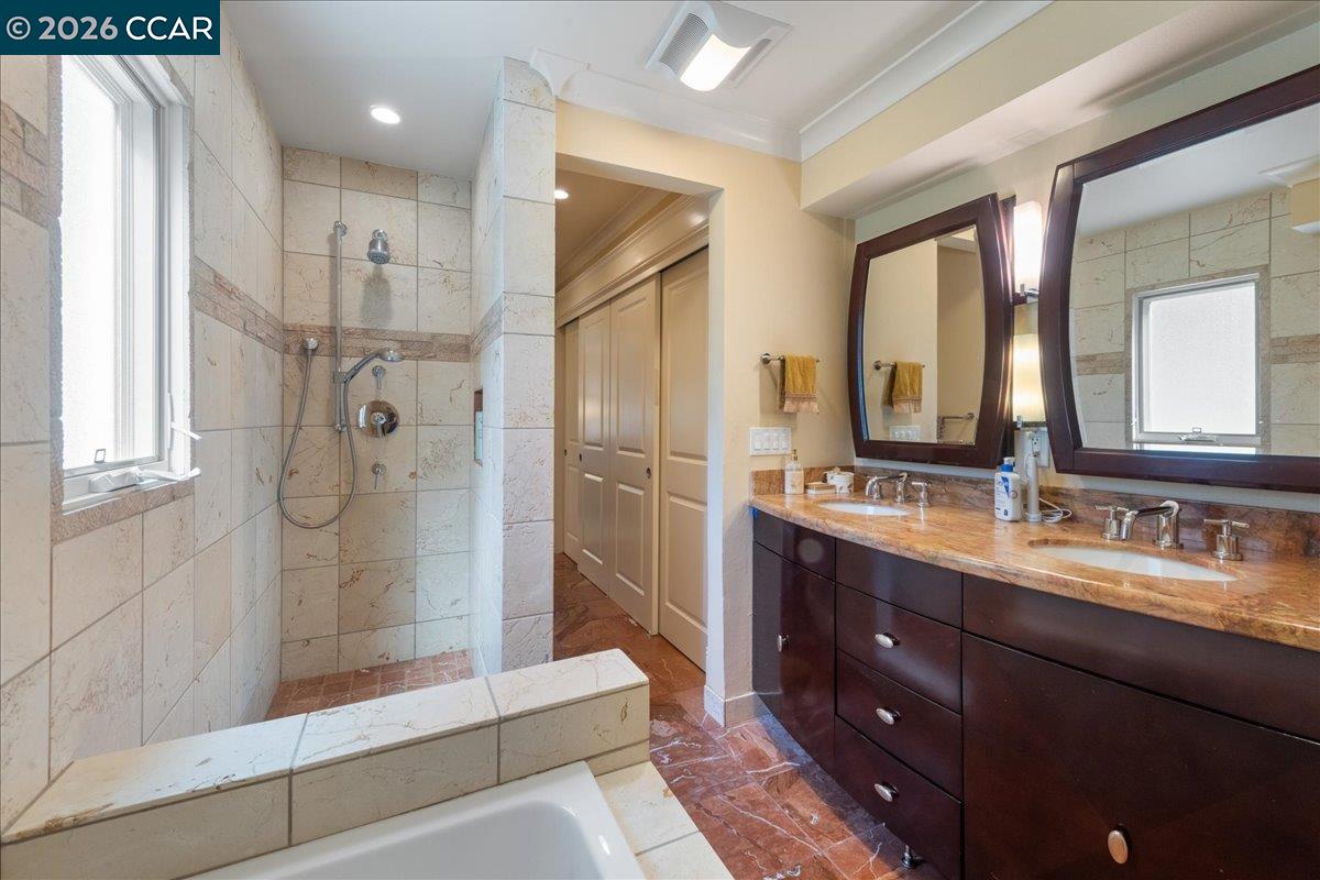 2100 Skycrest Dr # 12