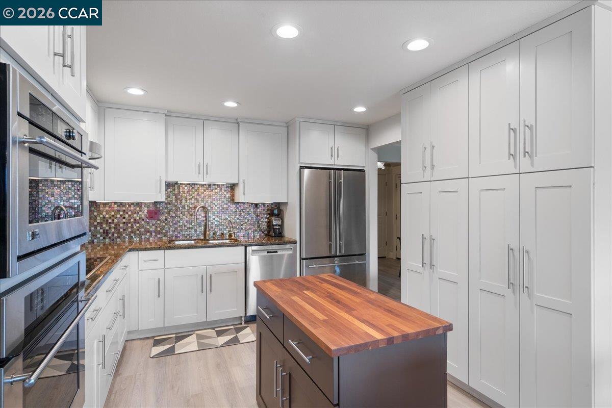 2100 Skycrest Dr # 12