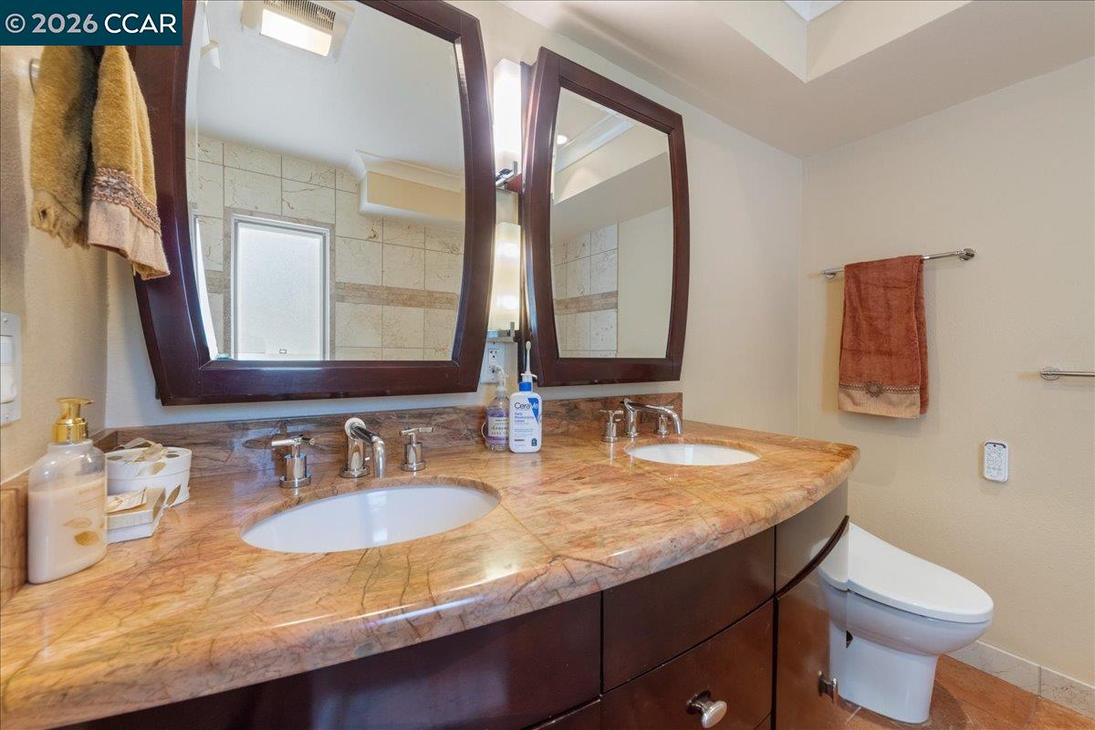 2100 Skycrest Dr # 12