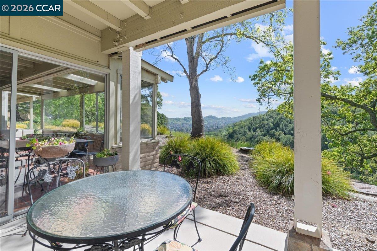 2100 Skycrest Dr # 12