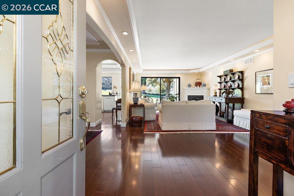 3136 Rossmoor Parkway # 6