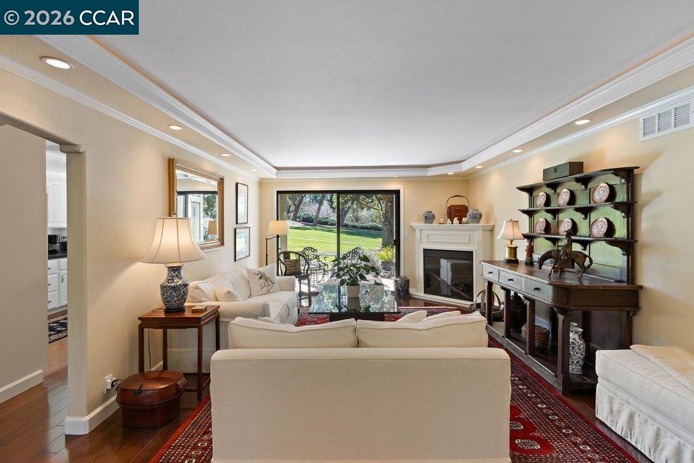 3136 Rossmoor Parkway # 6