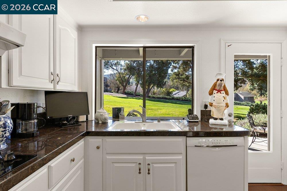 3136 Rossmoor Parkway # 6
