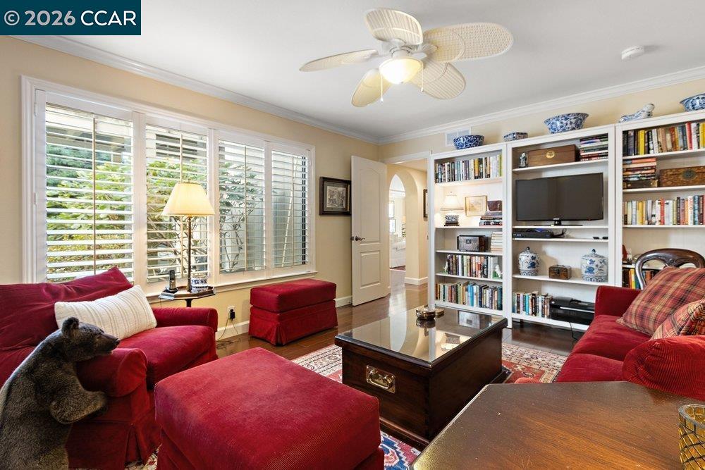 3136 Rossmoor Parkway # 6
