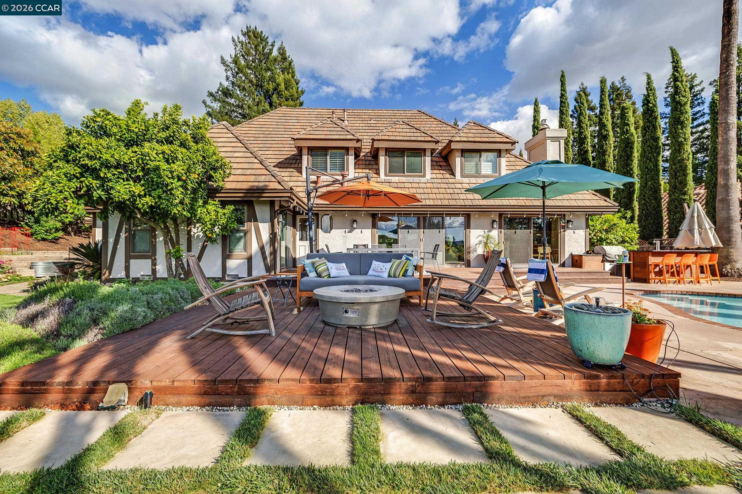 409 Full Moon Way