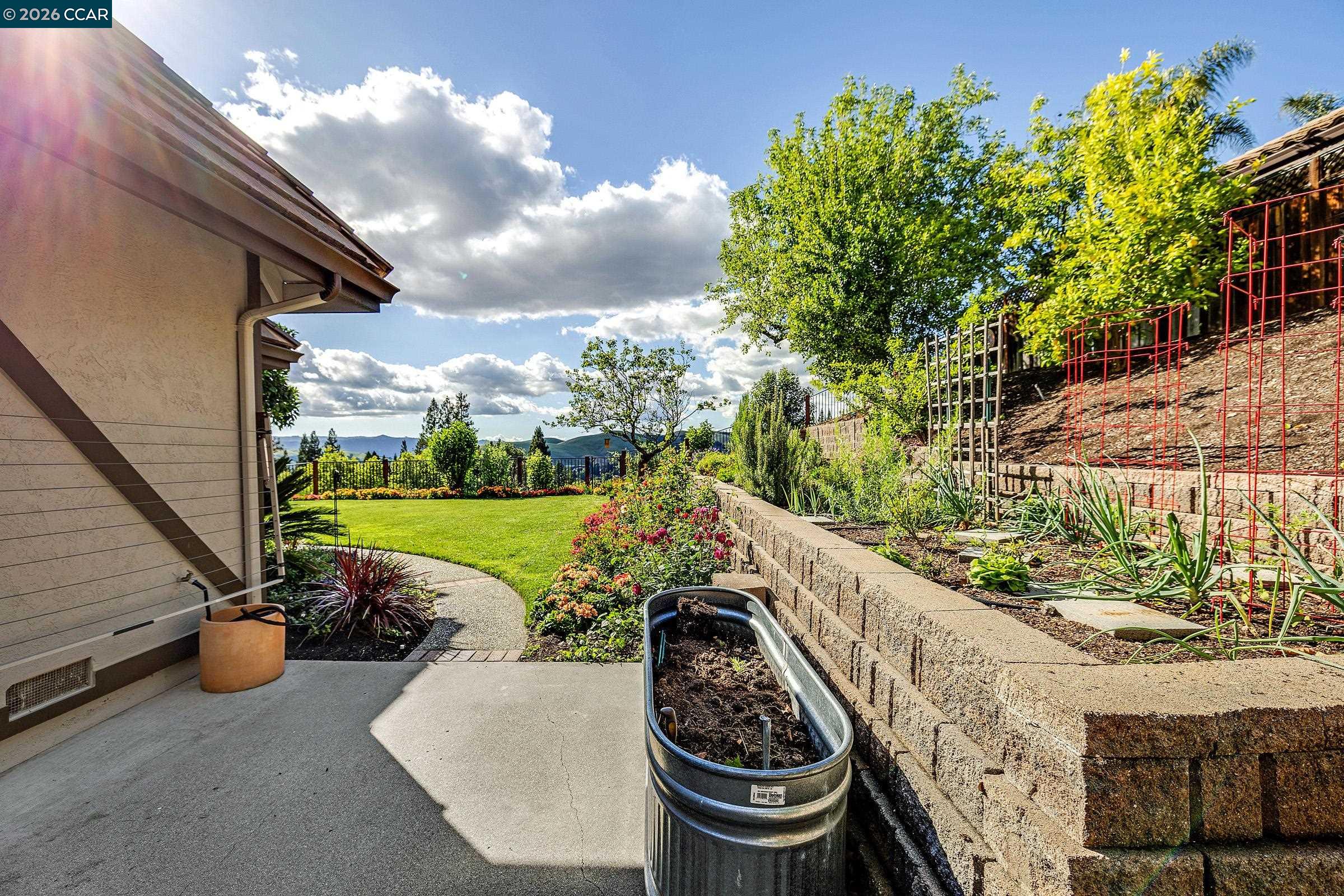 409 Full Moon Way