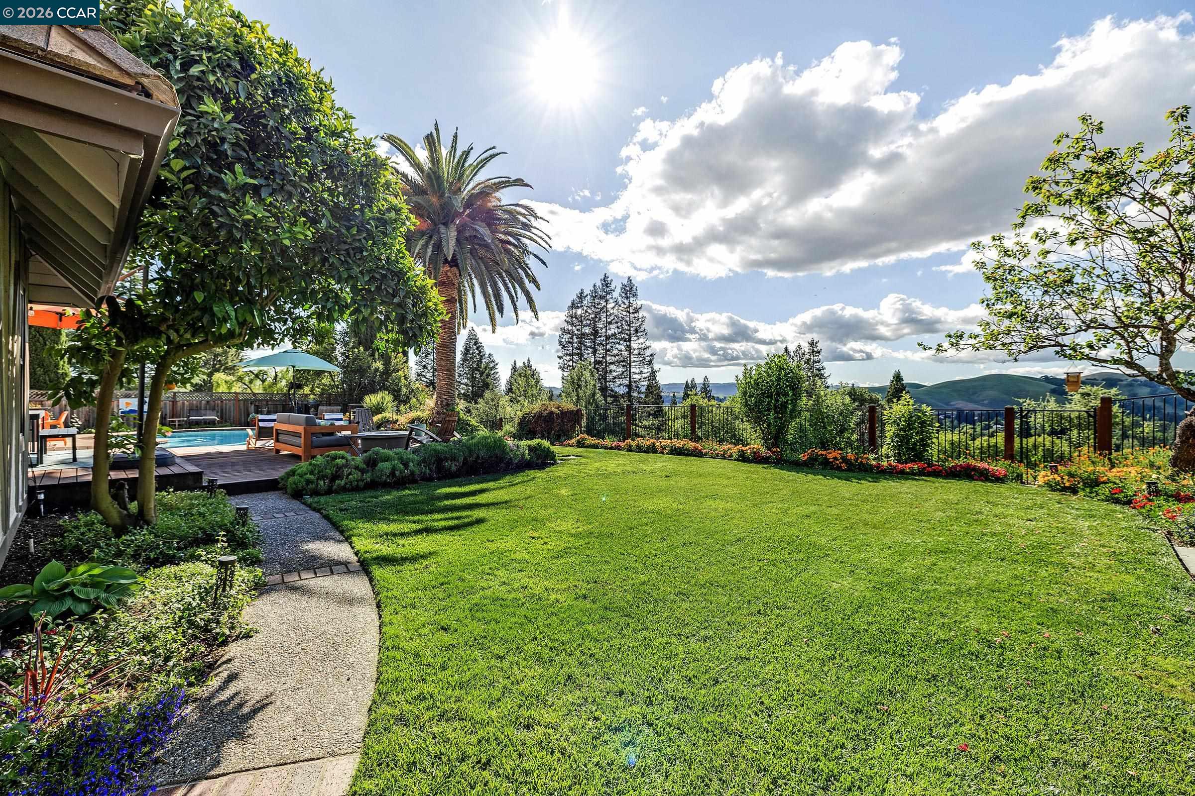 409 Full Moon Way