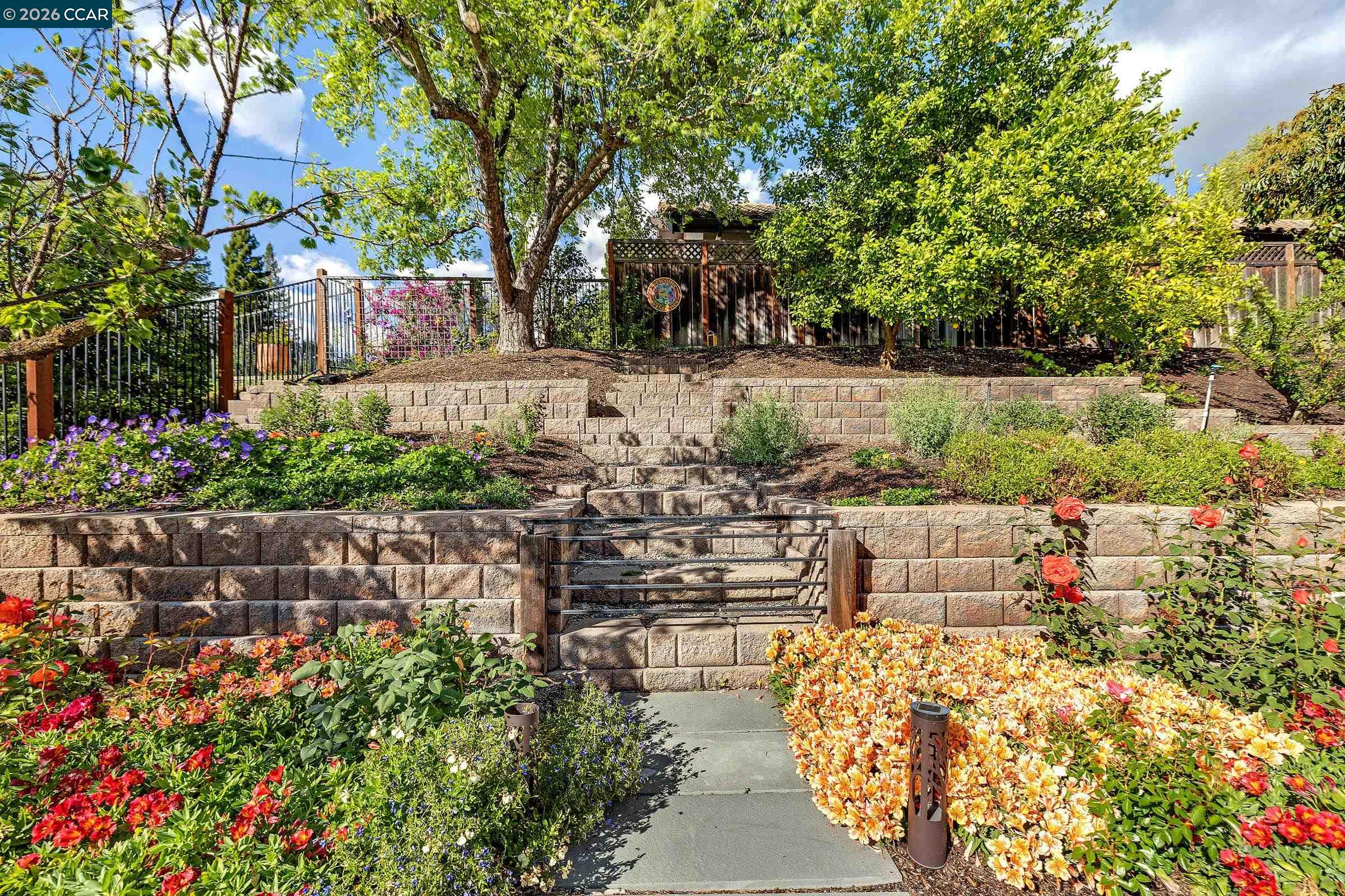 409 Full Moon Way