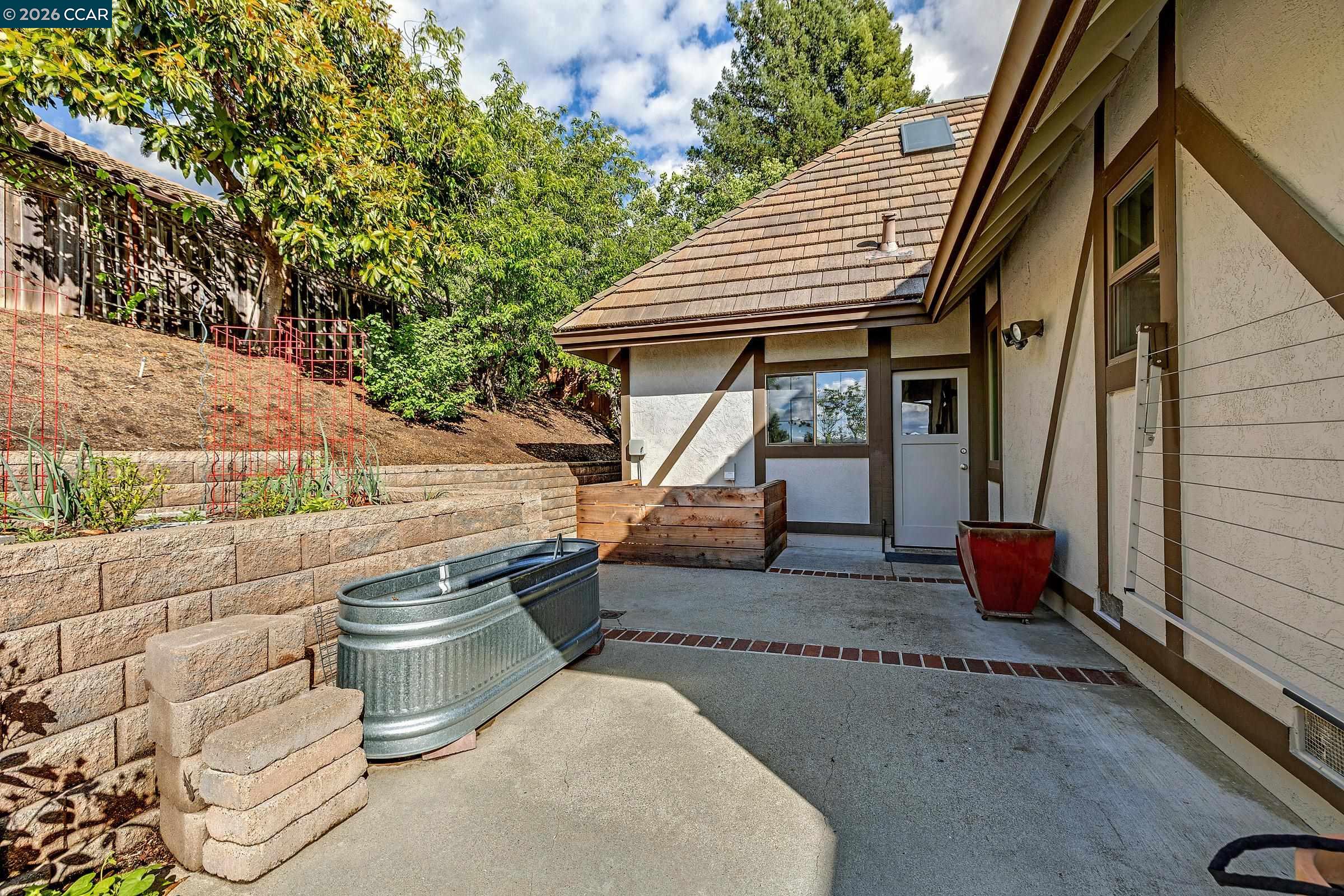 409 Full Moon Way